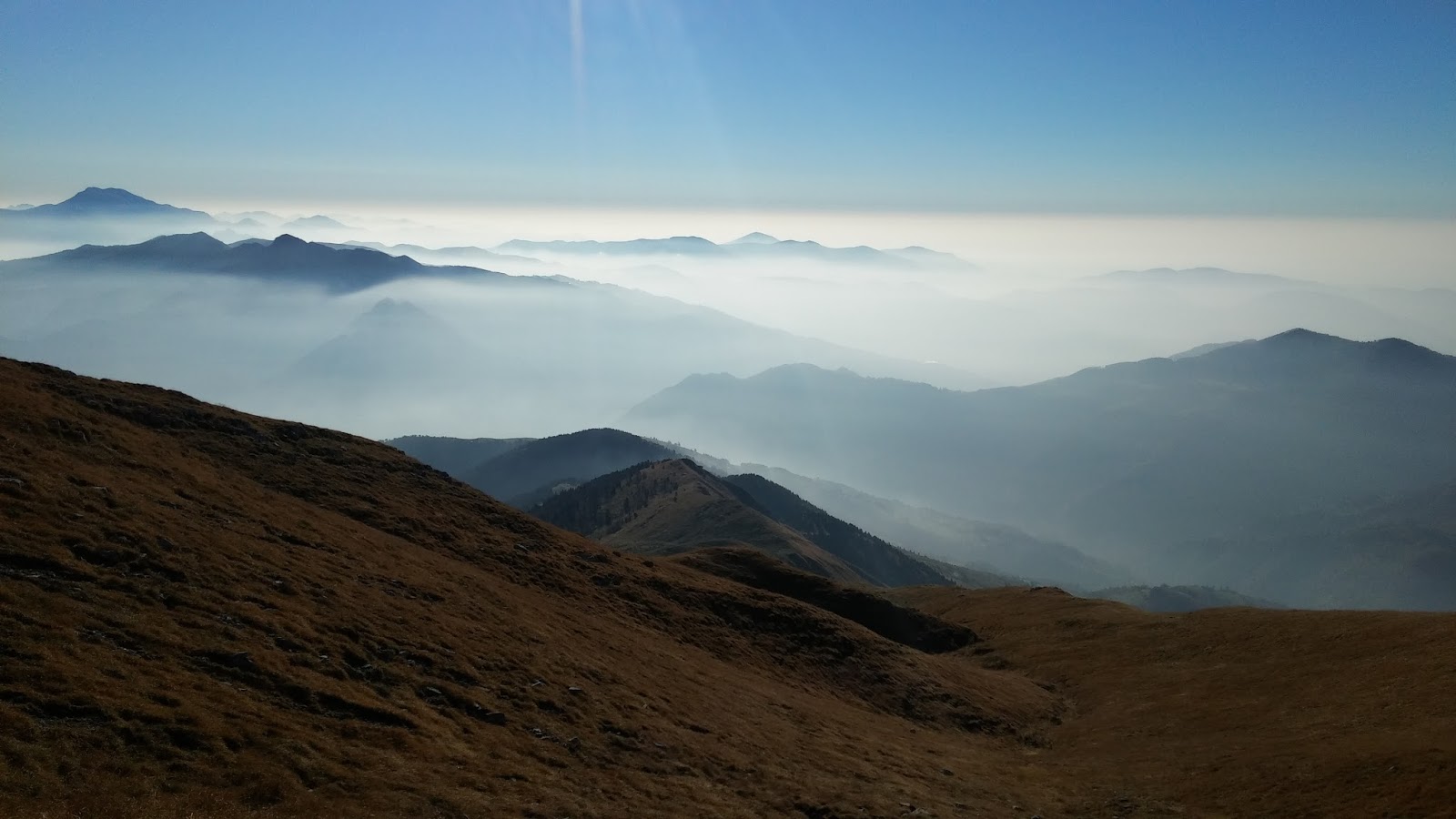 Gruppo Valcalepio 01/11/2015 MONTE GREM E CAPANNA 2000