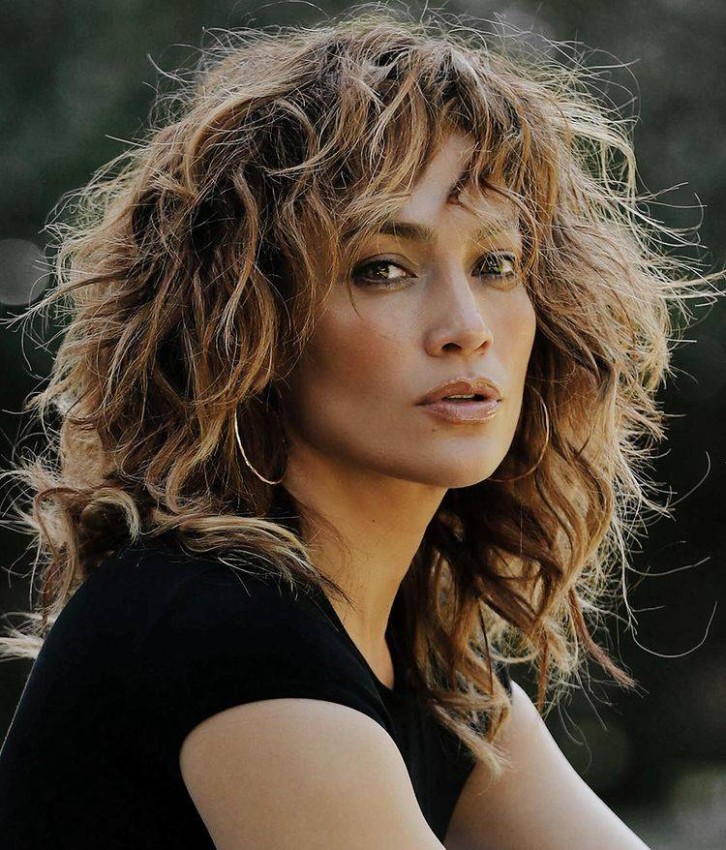 Jennifer Lopez's beauty and fitness secrets on her 52nd birthday Today, international pop star Jennifer Lopez celebrates her 52nd birthday, and despite entering her fifties, she still enjoys the youth of girls in the twenties and thirties, and JLO has always stirred controversy with her lively appearance and eternal youth.