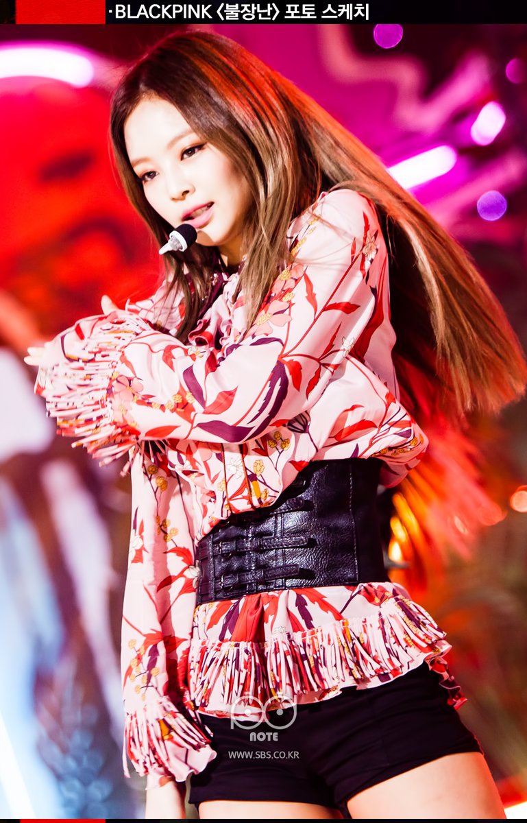 BLACKPINK on stage & backstage at SBS Inkigayo 161106 [Ultra-HD]