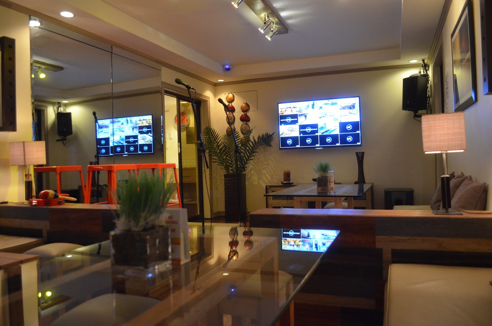 Open Mic Reserve Restaurant + Acoustic Lounge