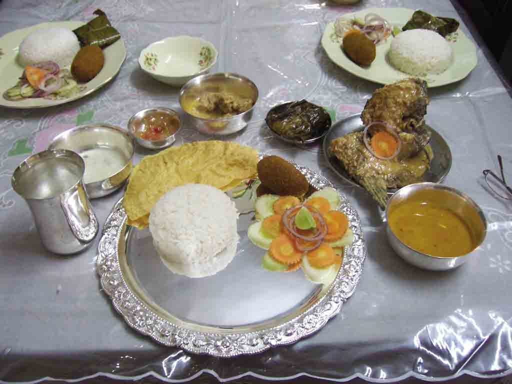 https://1.bp.blogspot.com/-37jcRfZ9534/TaabGff36xI/AAAAAAAALDk/Y3TynBDJA3w/s1600/Bengali%252520Food-713496.jpg