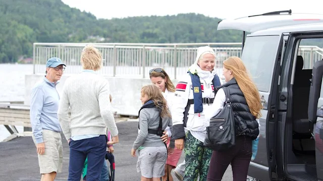 Bill Gates and his family visited Crown Prince Haakon and Crown Princess Mette Marit.