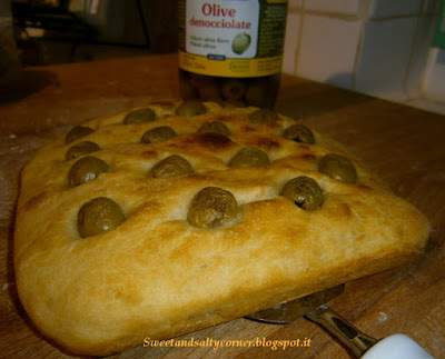 schiaccia morbida con le olive