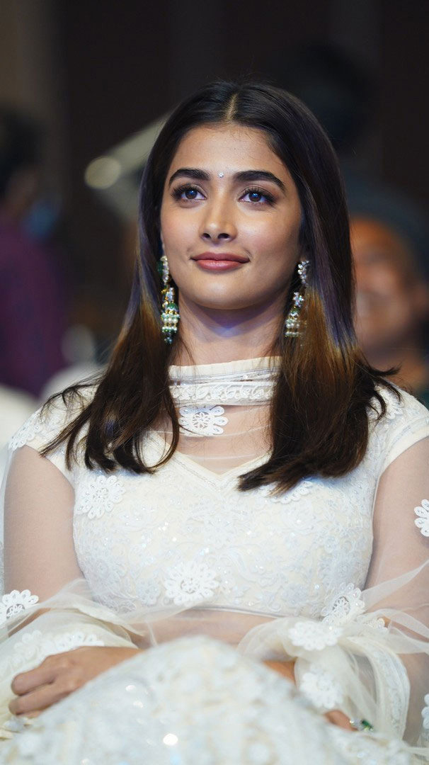 Pooja Hegde in White Salwar from Most Eligible Bachelor Event Pooja-hegde-most-eligible-bachelor-7