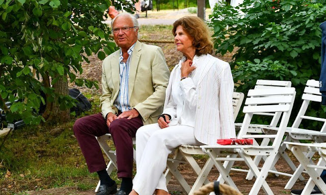 King Carl Gustaf, Queen Silvia, Prince Carl Philip, Princess Sofia and Prince Julian. Princess Sofia wore a shein fringe hem rib-knit dress