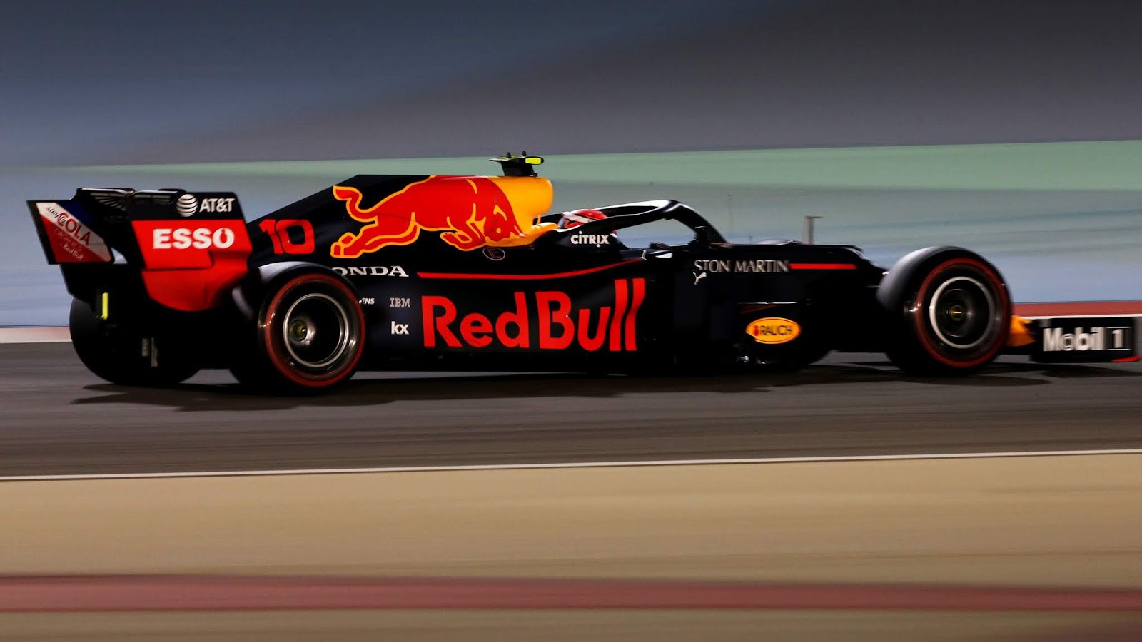 Red Bull doit désormais faire ses preuves demain, en course. Red Bull 2.pg car