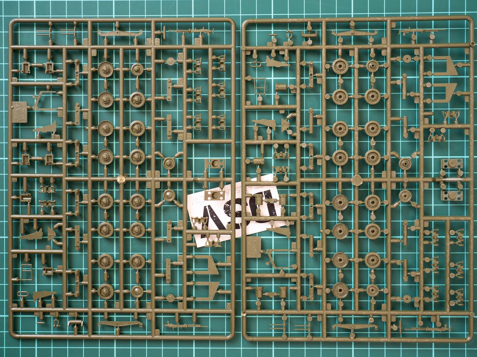 Zvezda 1/35 T-28 (3694) - DetailScaleView