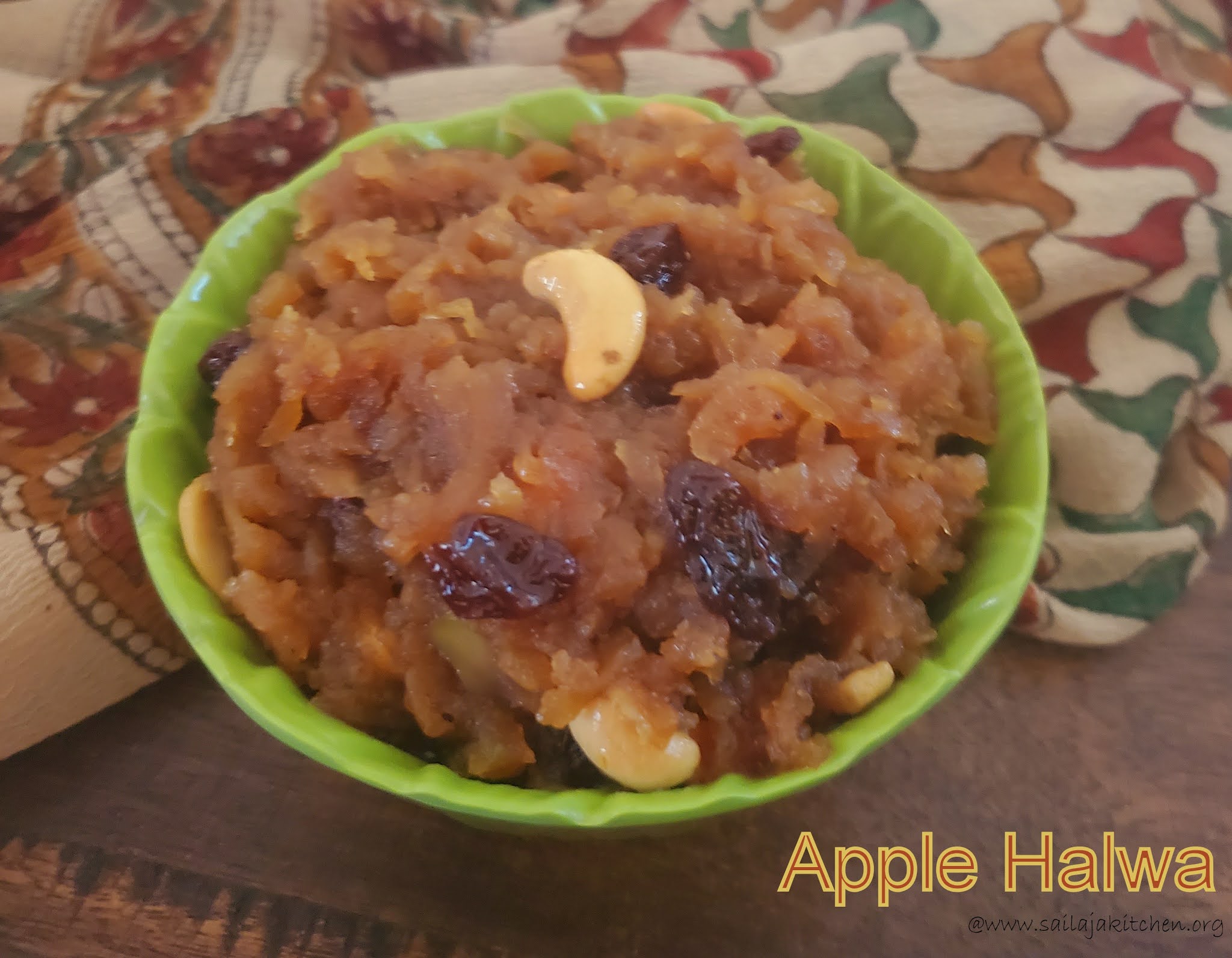 Sailaja Kitchen...A site for all food lovers! Apple Halwa / Apple Ka