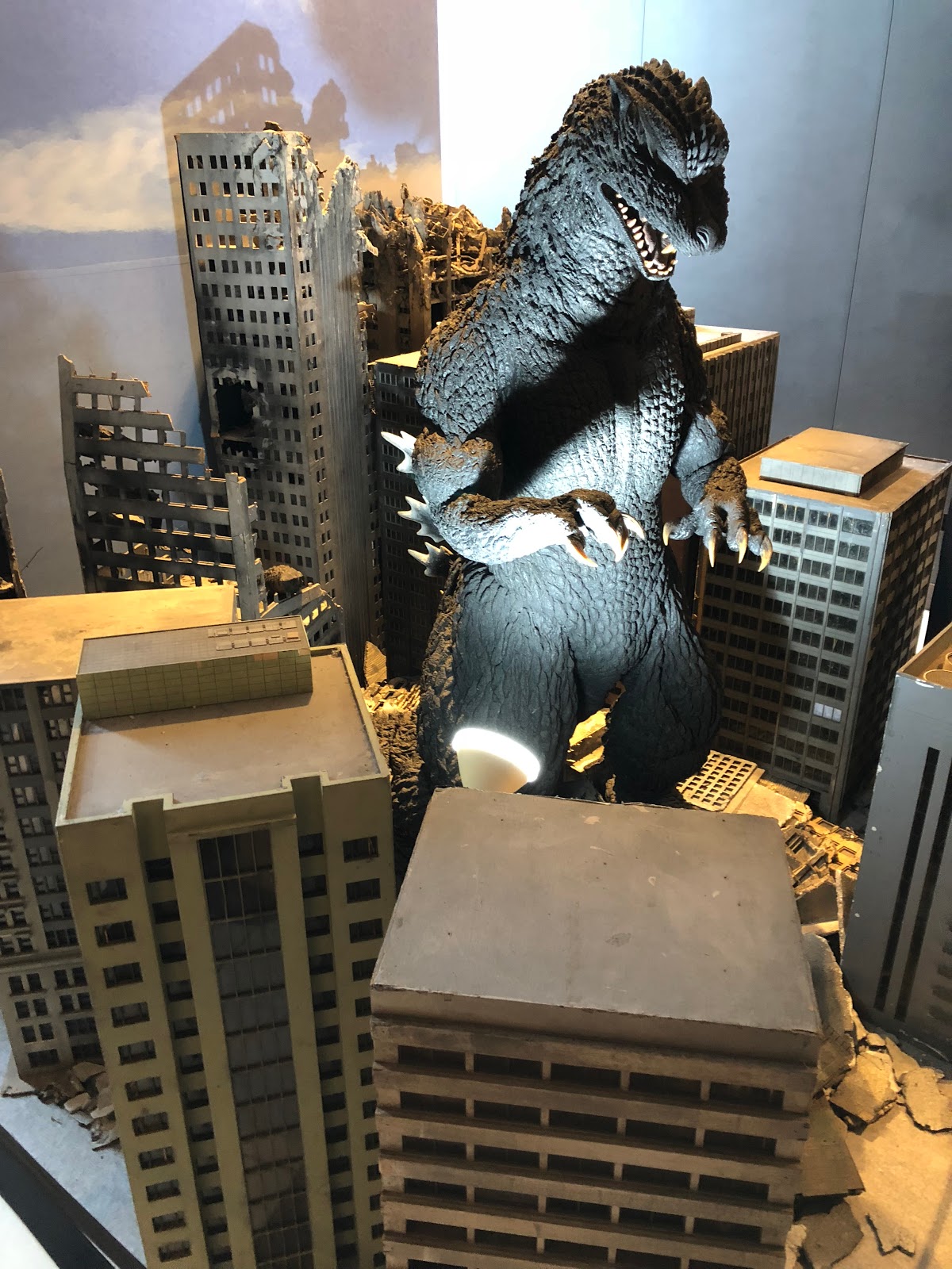 Giant Godzilla Head Up Close And Godzilla Store Shinjuku - disaster hotel godzilla roblox