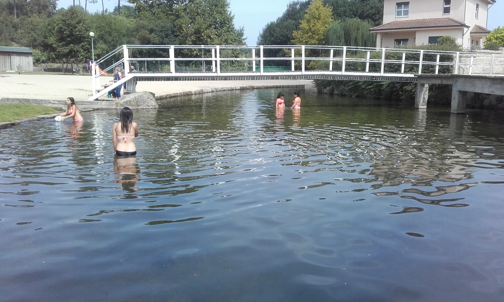 Ponte Pedonal na Praia de Vila Meã