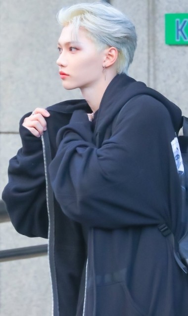 فيليكس عضو فرقة stray kids يلدو وسيمًا في أي تسريحة شعر | نقاش مستخدمي الأنترنت فيليكس عضو فرقة stray kids يلدو وسيمًا في أي تسريحة شعر | نقاش مستخدمي الأنترنت