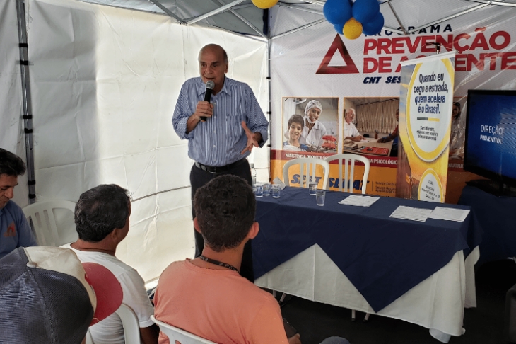Drauzio Varella dá orientações de saúde para caminhoneiros em ação do SEST SENAT 1 Sem%2Bt%25C3%25ADtulo%2B30