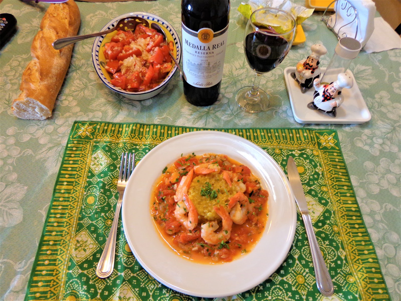 LA COCINA DEL POLLO CAMARONES ECUATORIANOS CON TOMATES SALTADOS