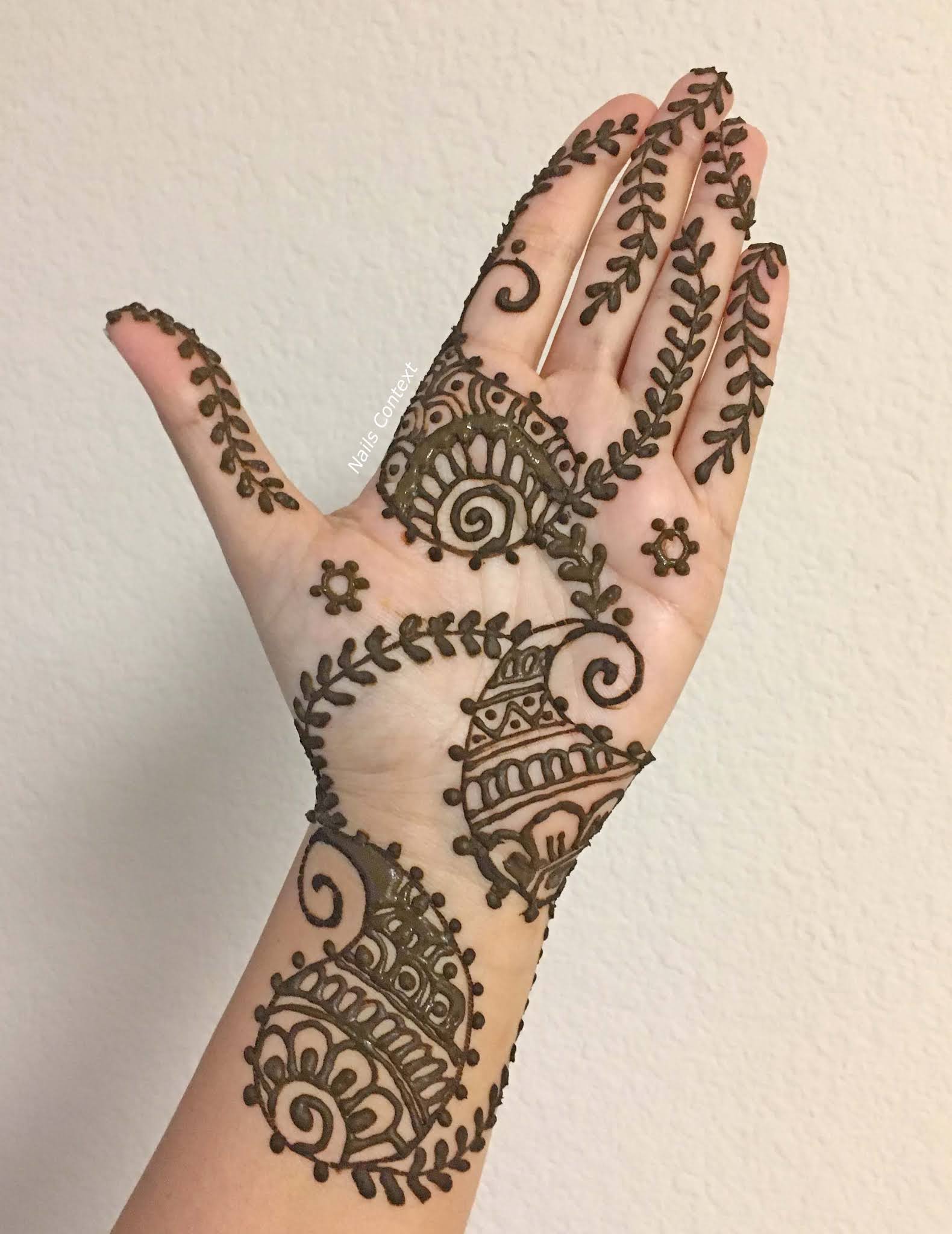 Nails Context: Beautiful Henna