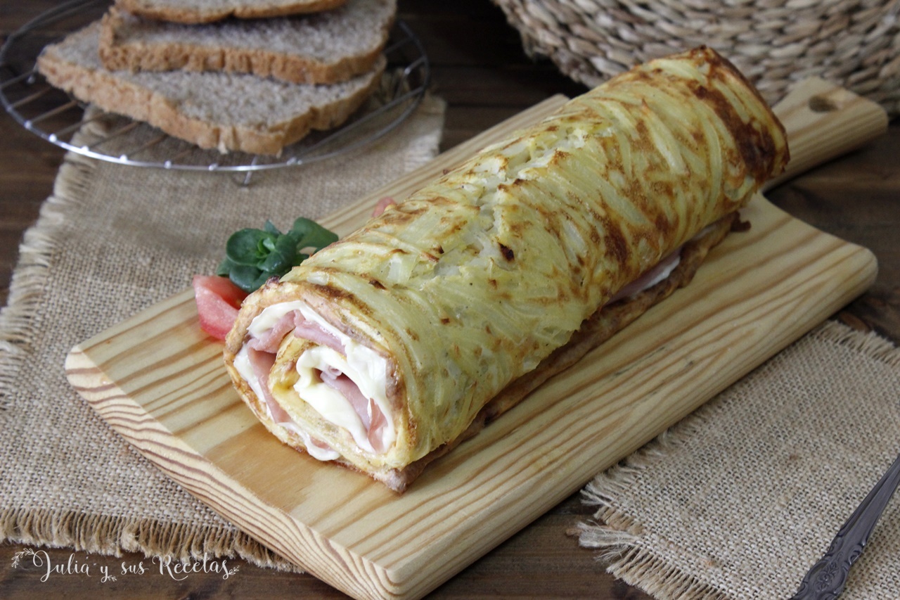 JULIA Y SUS RECETAS Rollo de tortilla de patatas relleno de jamón