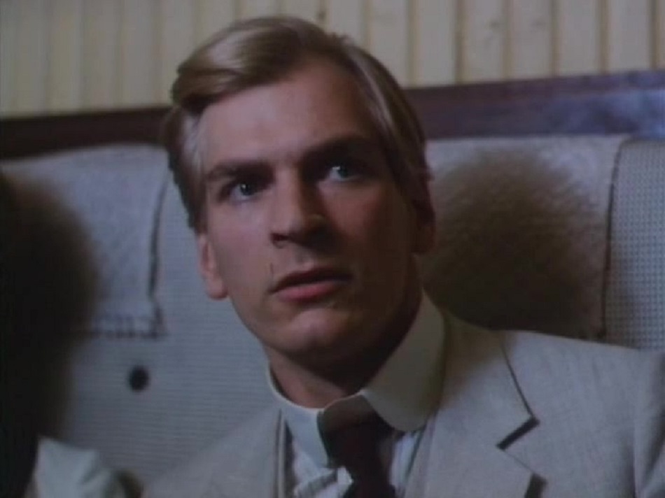 HARÉM (DVDRIP / LEGENDADO / 480P) - 1986 6