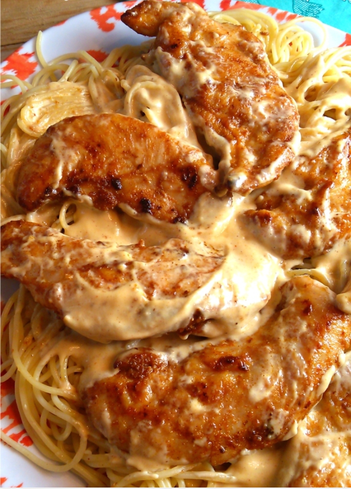 Chicken Spaghetti With Delicious Sauce