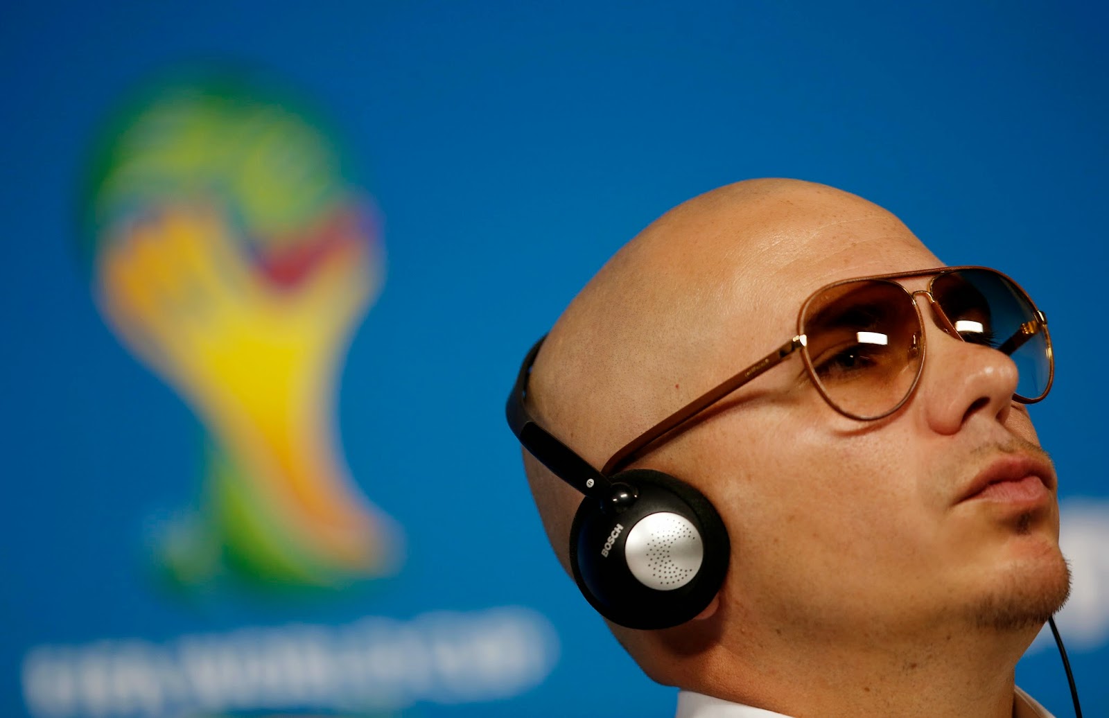 FIFA World Cup 2014: Claudia Leitte and Pitbull (Photo) - Images