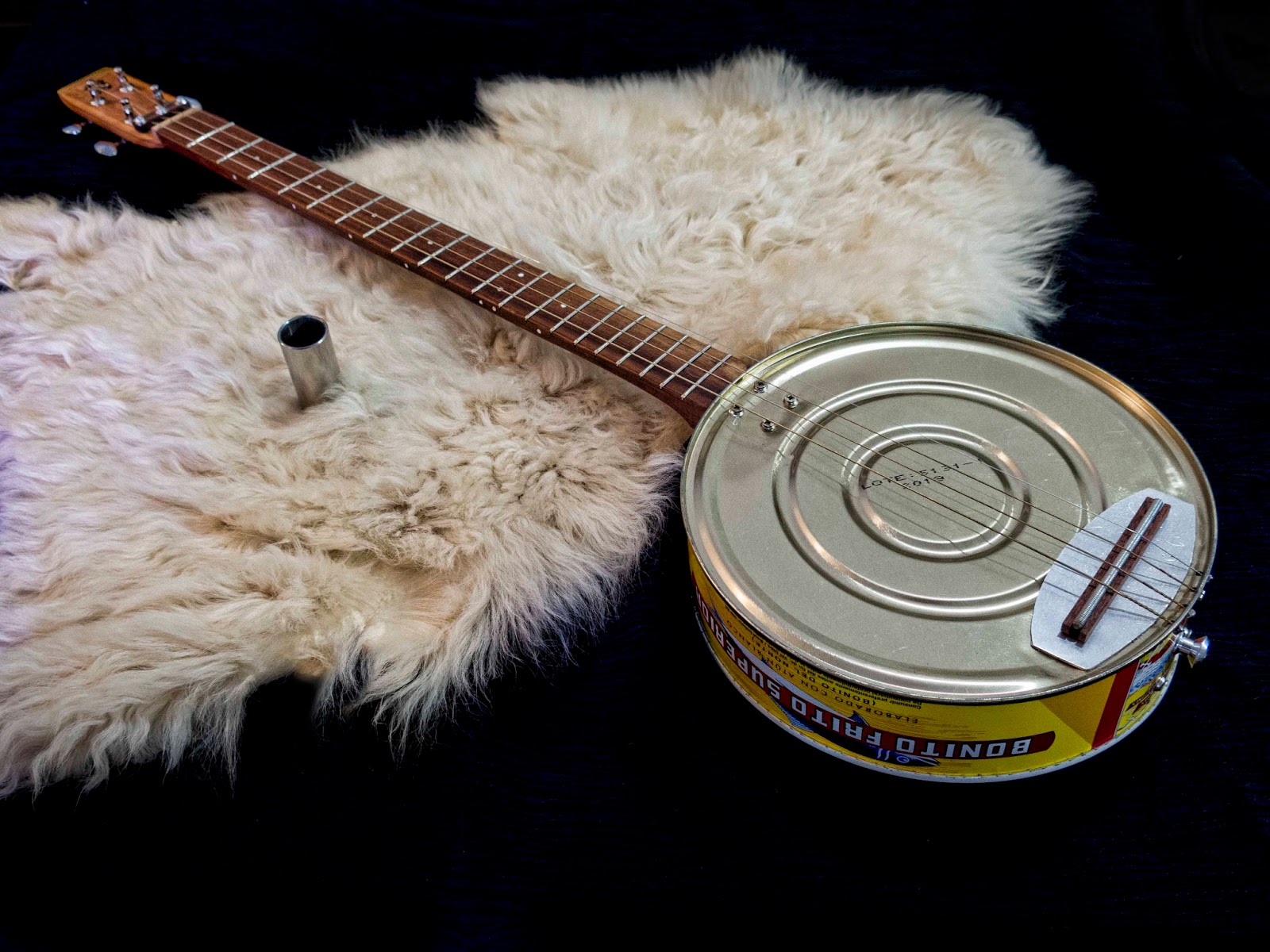 Dusty Road Guitars " La Bonita del Norte" 4 string can guitar.