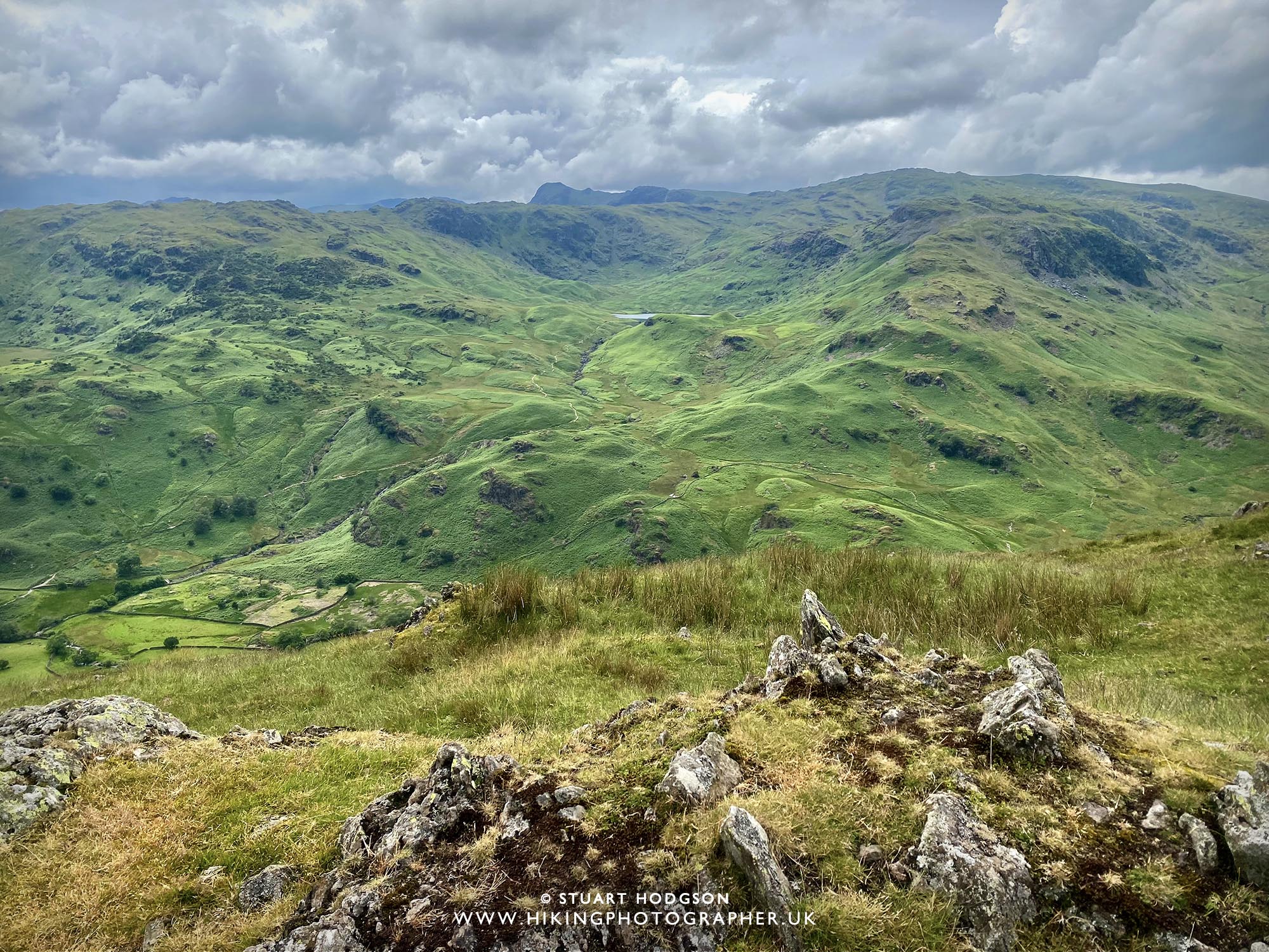 Easedale tarn from Helm crag walk near grasmere lake district best route map height lion lamb howitzer