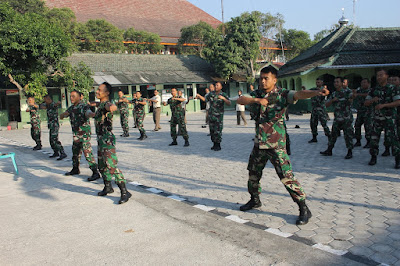 ISI MINGGU MILITER ANGGOTA KODIM KOMPAK SENAM MAUMERE