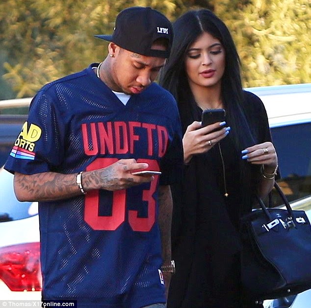 Photos: Kylie Jenner and &lsquo;boyfriend&rsquo; Tyga enjoy romantic lunch