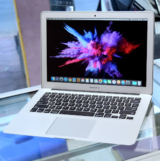 Macbook Air Core i7 Mid 2012 13.3-inchi Malang