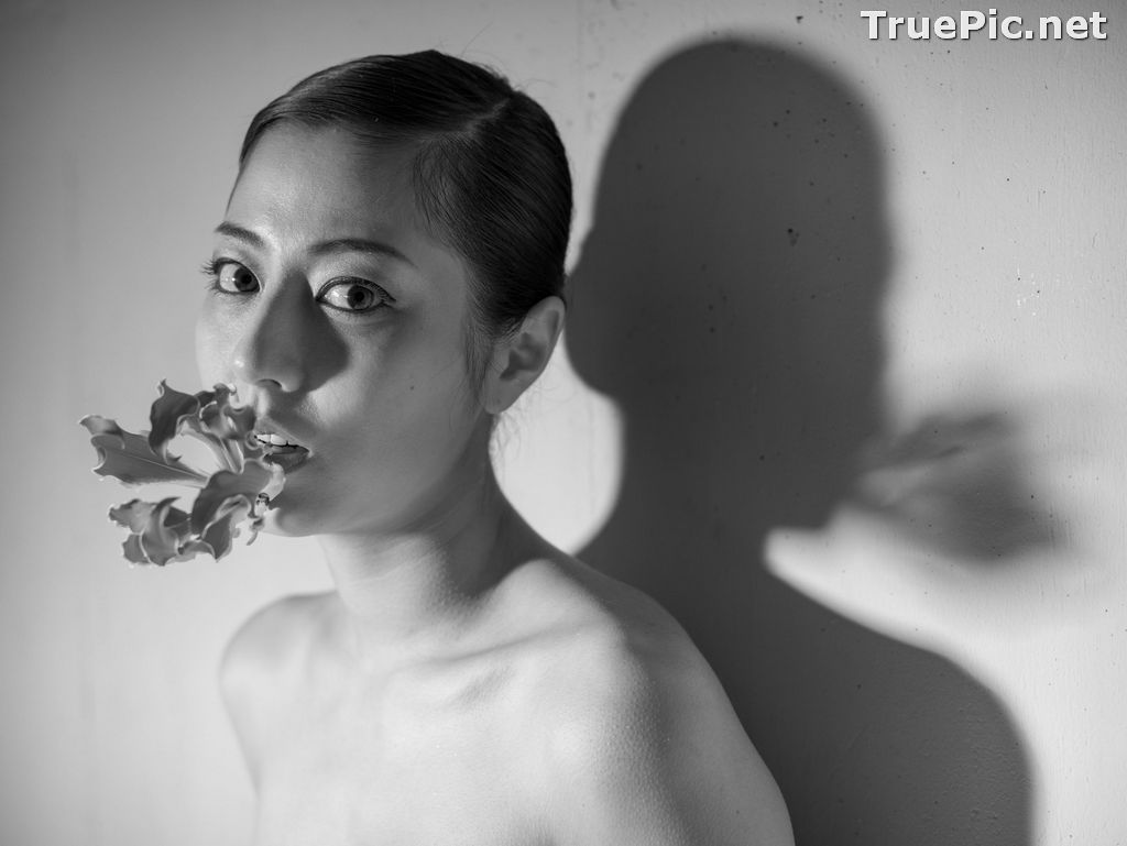 Image Japanese Model and Actress - Yumi Sugimoto - Yumi Mono Chrome - TruePic.net - Picture-53