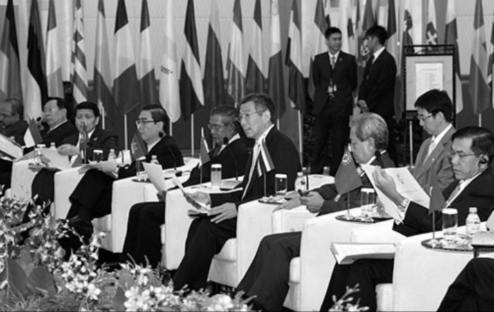 Landasan Ideal dan Konstitusional Politik Luar Negeri Indonesia Bebas Aktif