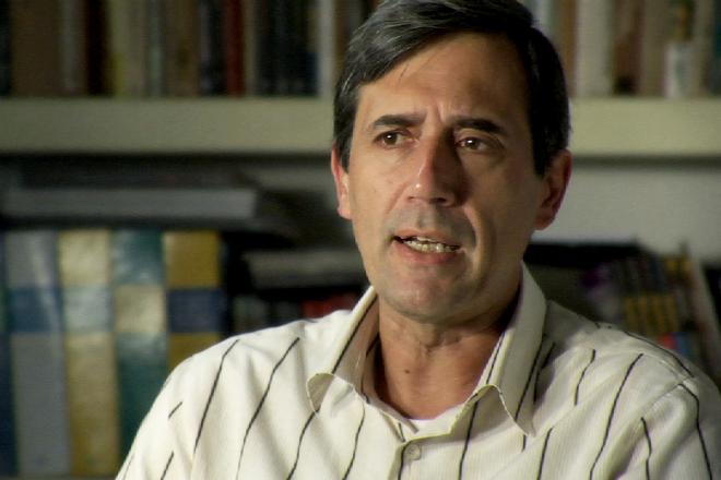 Classify Marco Antonio Villa, Brazilian historian