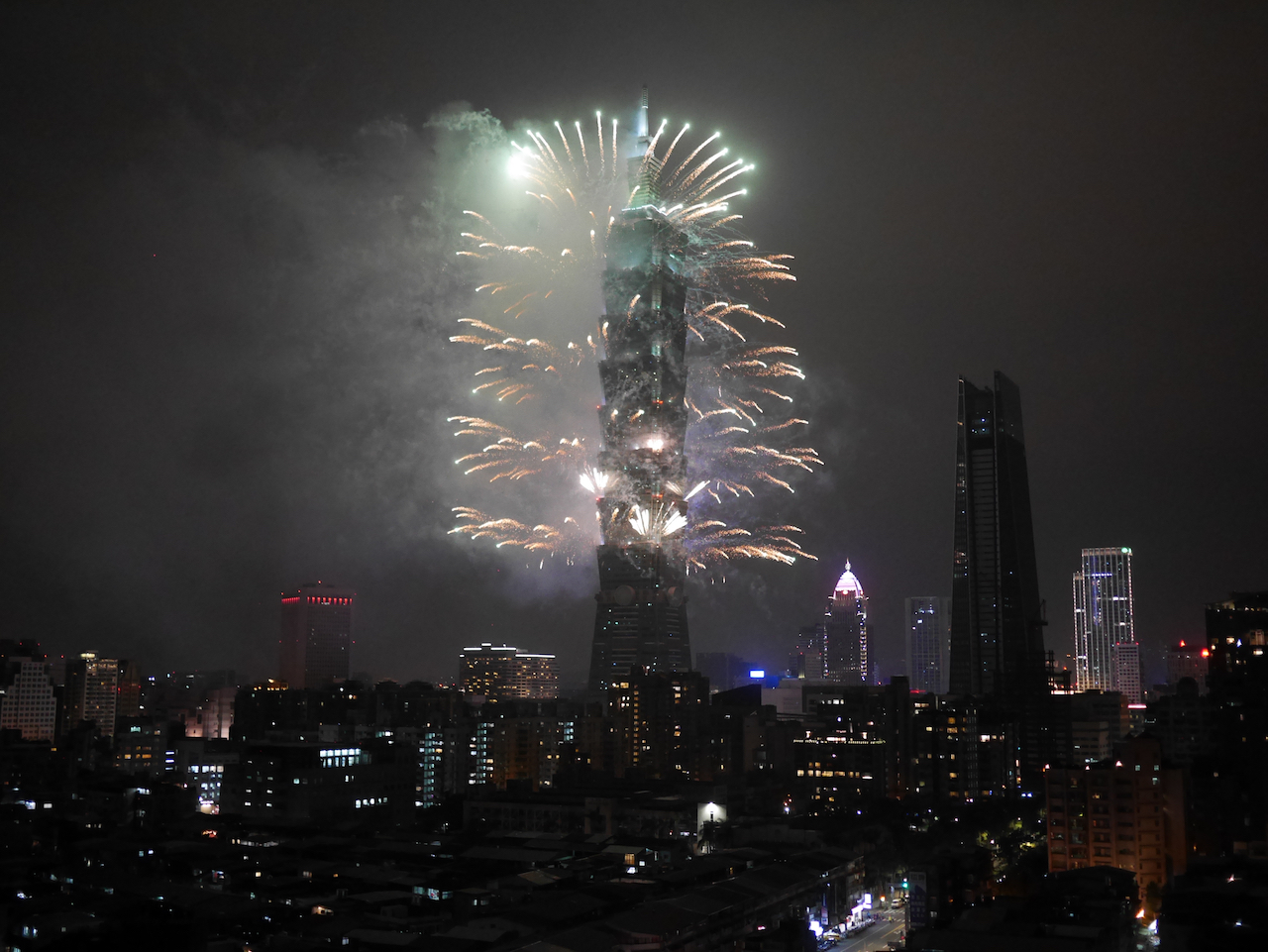 chinese new year fireworks taiwan