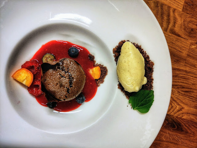 Nie Lada Restobar - nowoczesny bar mleczny