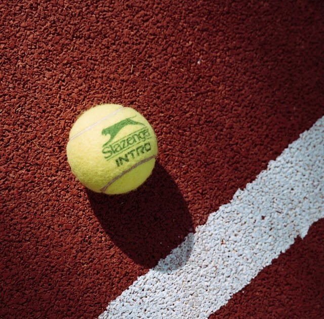 "Catch no ball" nghĩa là gì?