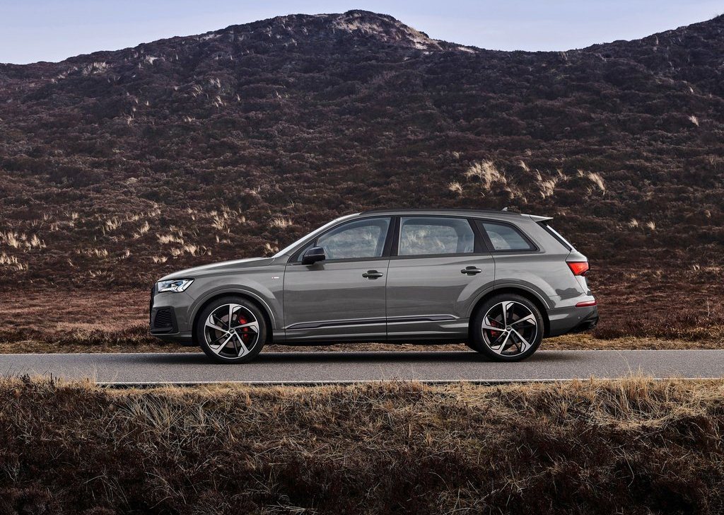 2022 Audi Q7 competition plus