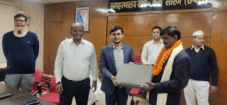 सेवानिवृत्ति के अवसर पर दी गई भावभीनी विदाई सेवानिवृत्ति के अवसर पर दी गई भावभीनी विदाई