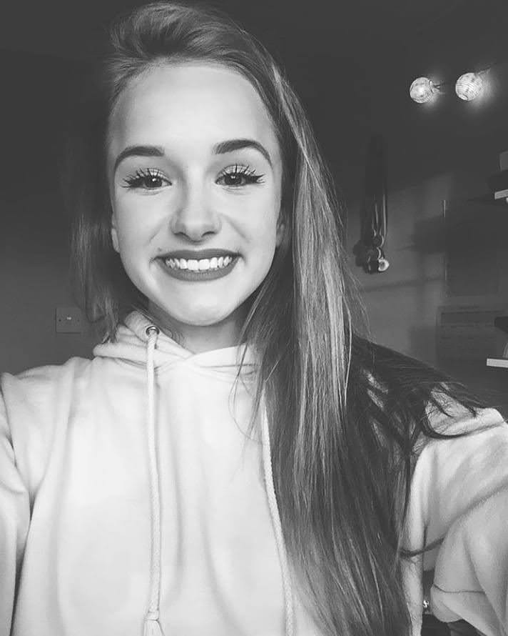 Miriam Petche: Age, Wiki, Photos, and Biography | FilmiFeed