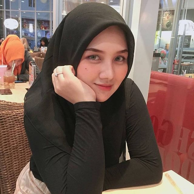 Cara Membuat Pria Jatuh Cinta dan Tergila-Gila Sama Kamu Cara Membuat Pria Jatuh Cinta