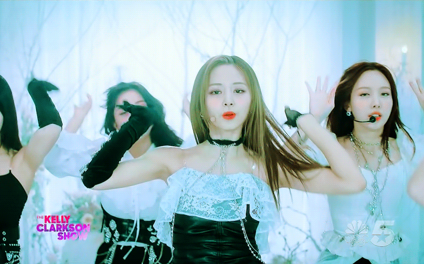 Kelly Clarkson Show 트와이스 미나