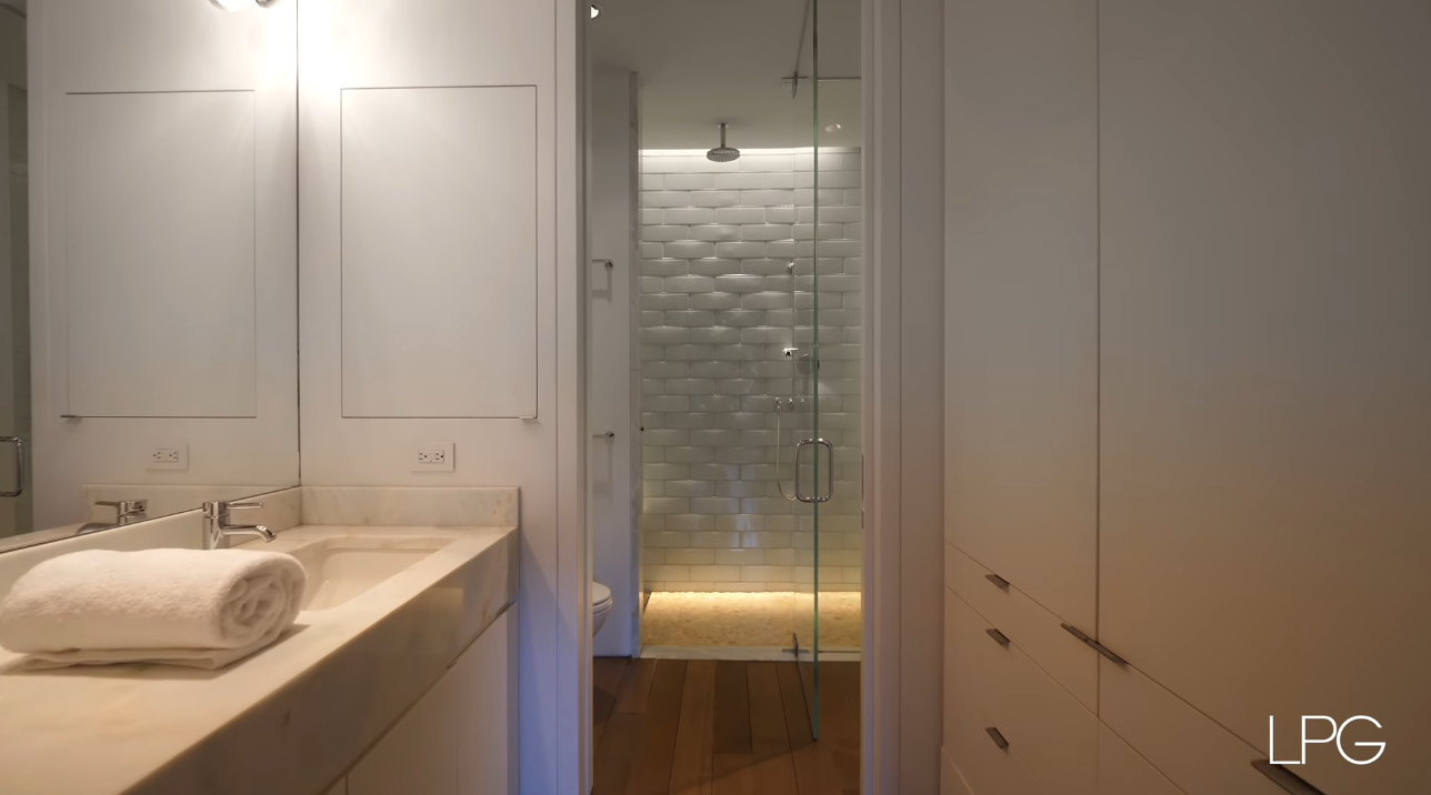 37 Photos vs. INSIDE the Top 3 BEST Manhattan, New York Townhouses | $20+ MILLION - Luxury Home & Interior Design Tour 37 Photos vs. INSIDE the Top 3 BEST Manhattan, New York Townhouses | $20+ MILLION - Luxury Home & Interior Design Tour