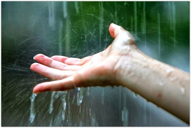 Art Symphony: Feel the Rain on your Skin