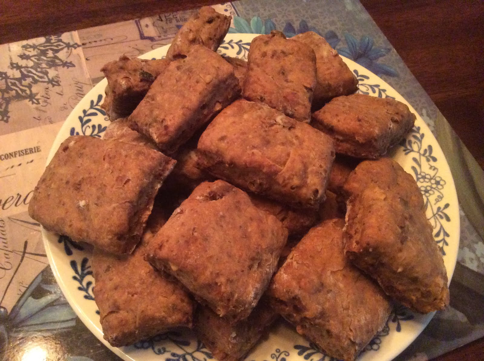 HOMEMADE PET TREATS AND RECIPES BEEF DOG BONES