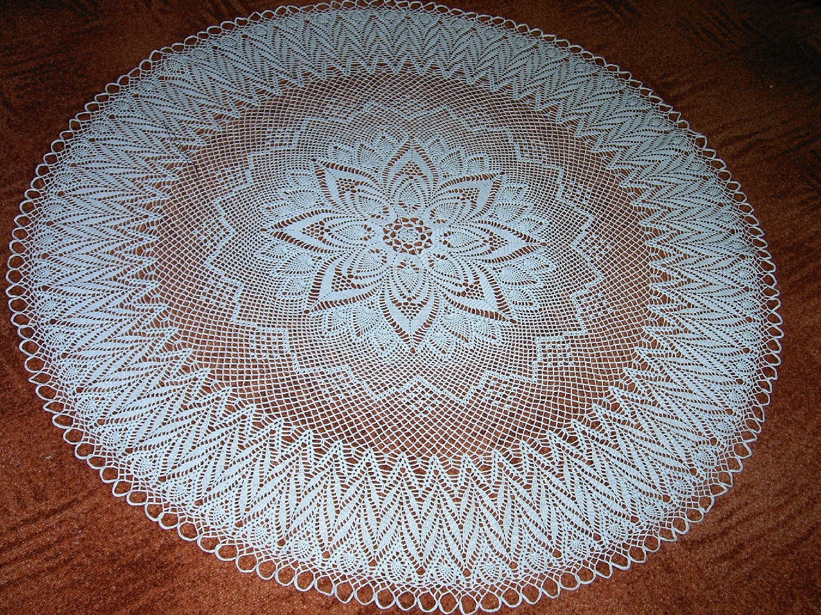скатерть крючком на овальный стол. вязаные скатерти. вязаная овальная скатерть. круглая скатерть валентины литвиновой. скатерти елены смирновой.
