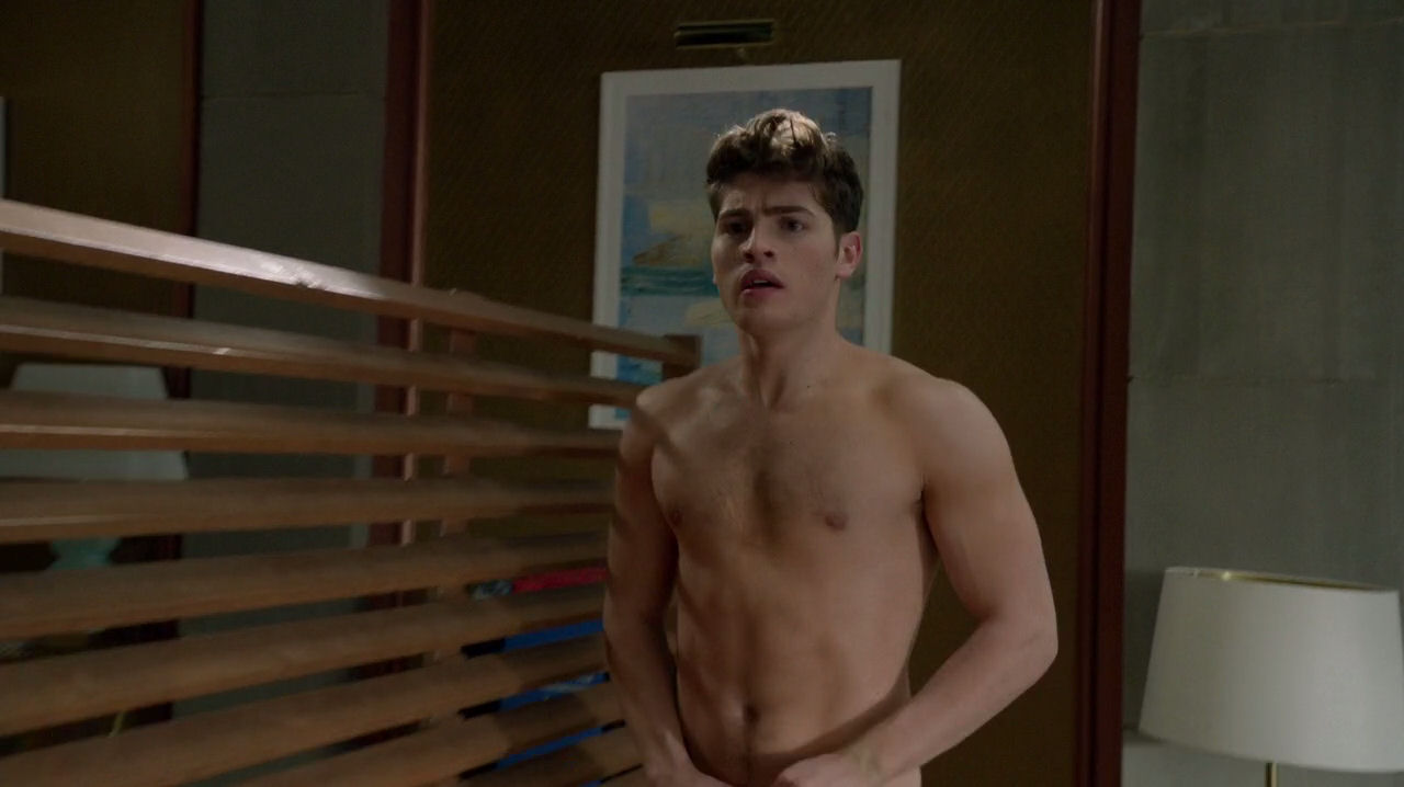 Gregg Sulkin on Faking It (2016) .
