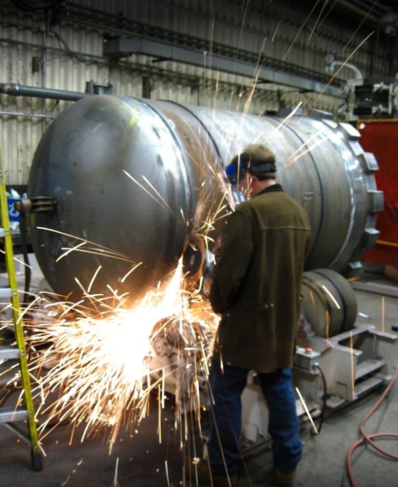 MEC&F Expert Engineers Worker with Advanced Vacuum Systems died after