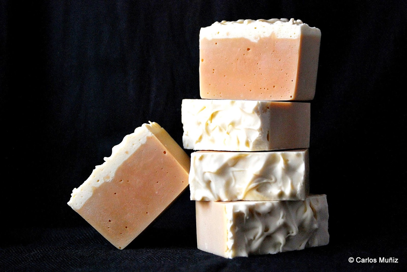 Jabón artesano de cerveza negra y aroma de ron 