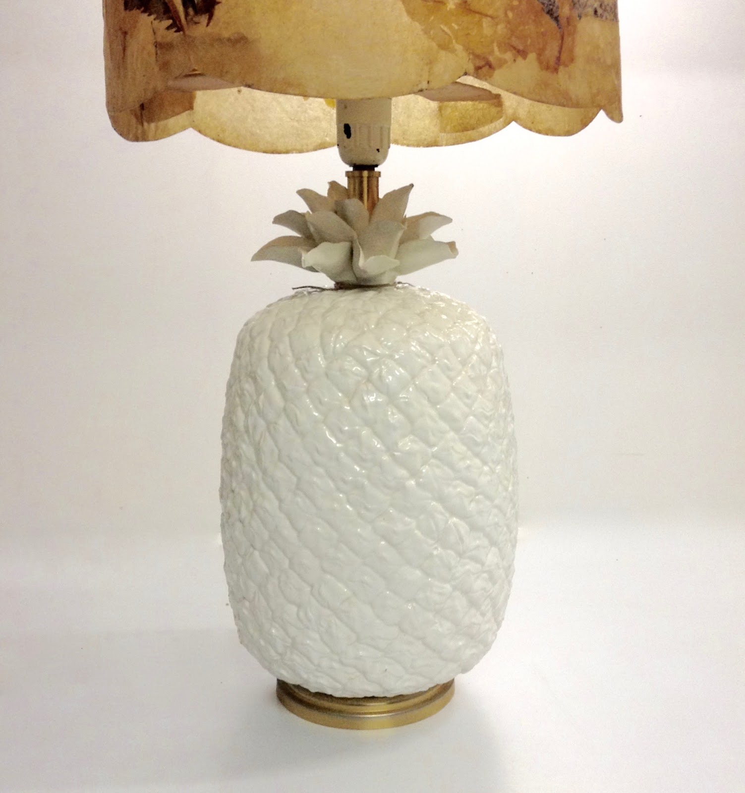 Lampe à poser pied en ceramique abat jour coton noir deco ananas