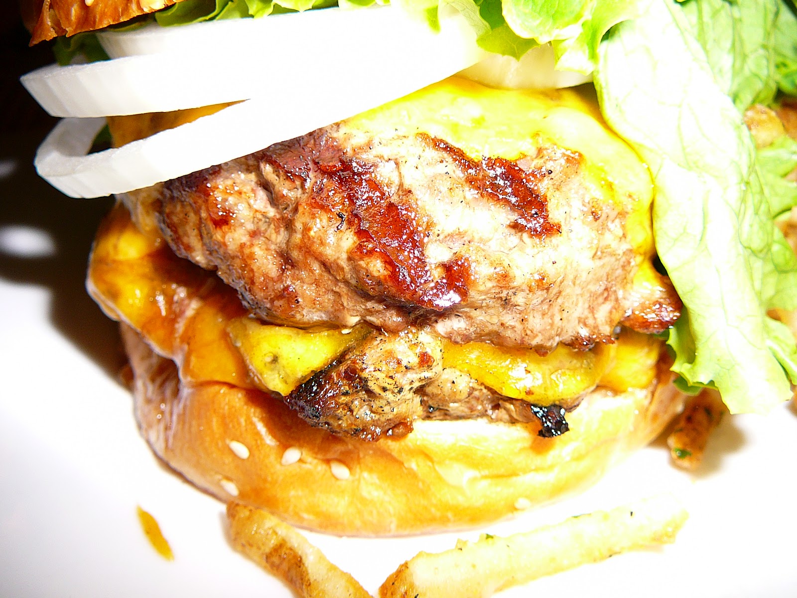 Bill Cianci's (Mostly) Burger Reviews The Capitol Grille, Hermitage