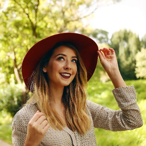 Zoella (1990) English vlogger
