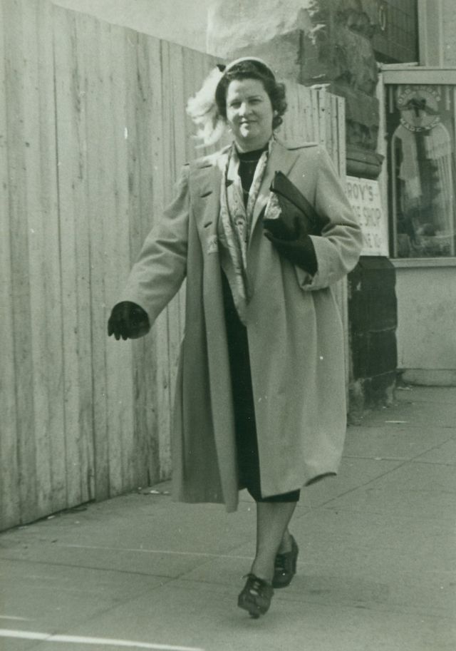 Street Fashion in the 1940s Through Intimate Found Photos ~ Vintage ...