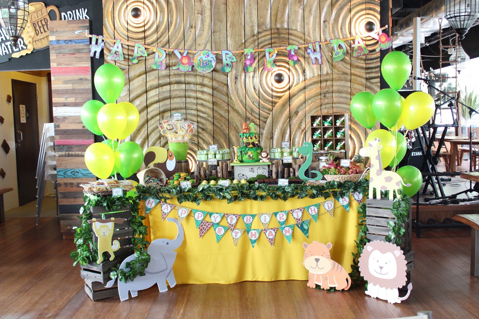 Celebrate with Cake!: Safari themed Dessert Table (Click on post for